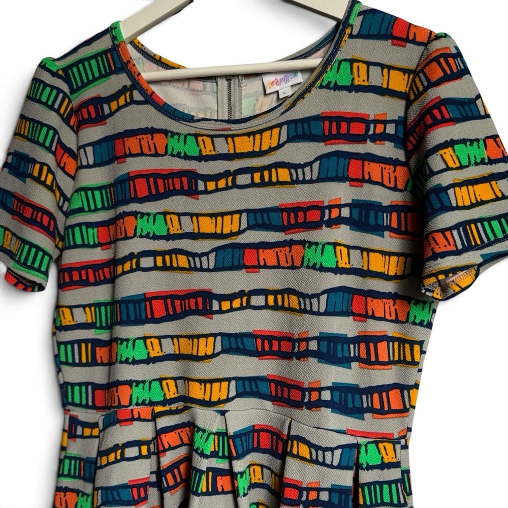 LuLaRoe Amelia Dress L Gray Multicolor Geometric Fit Flare Pleated Pockets Retro - Picture 9 of 13